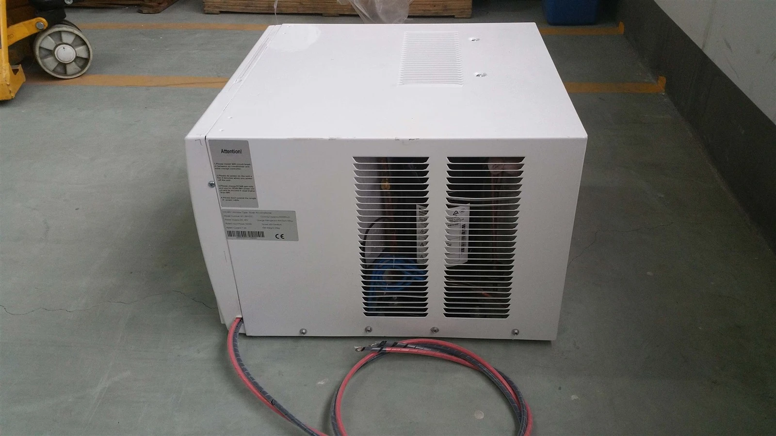 Window type solar air conditioner